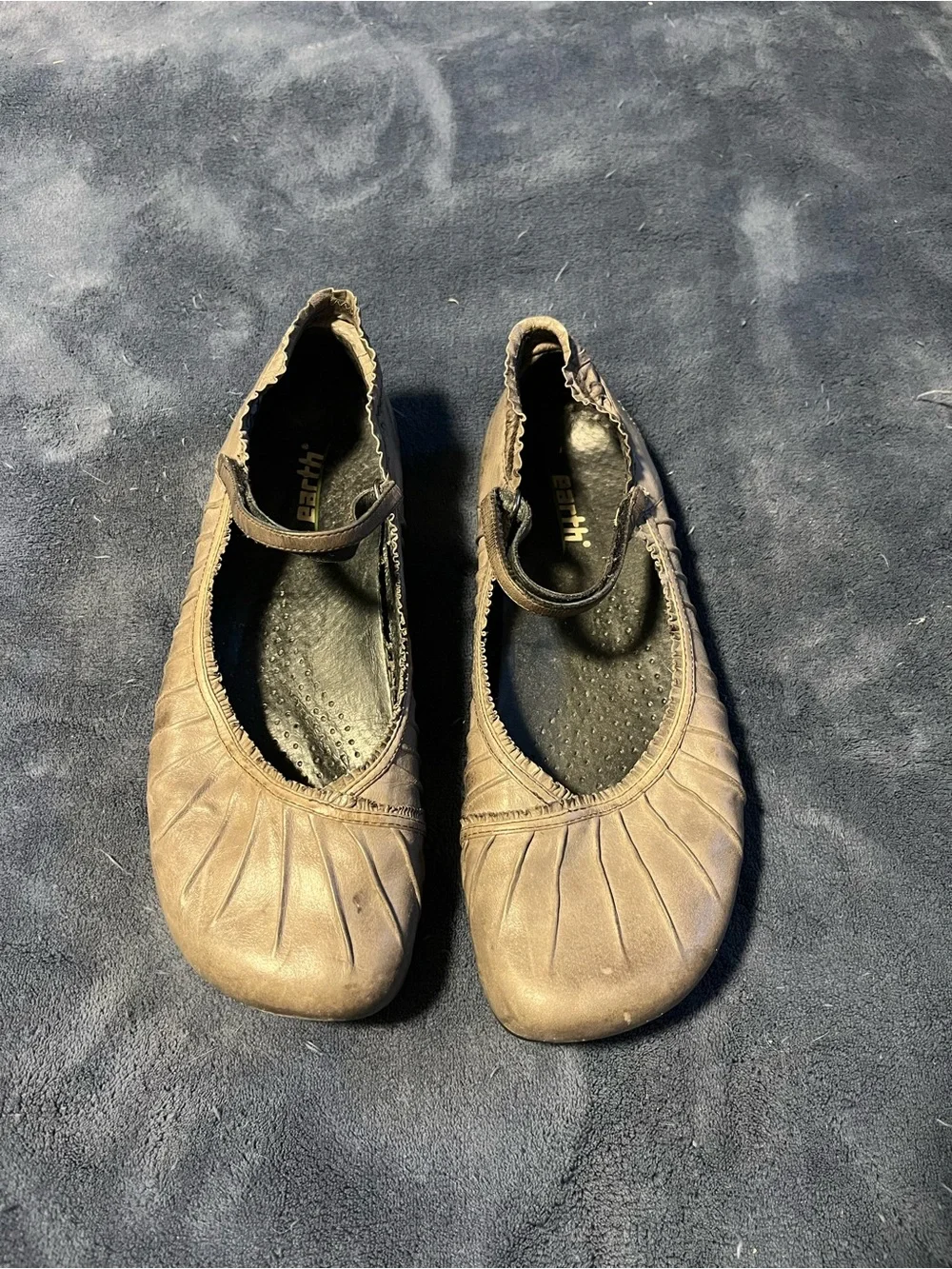 Earth leather upper